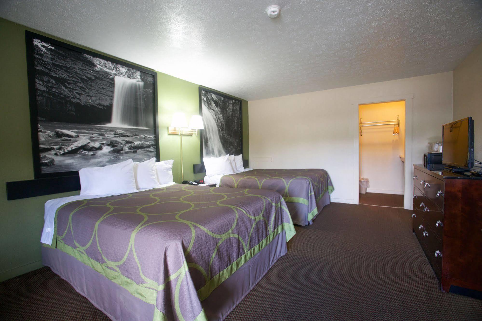 Super 8 By Wyndham Christiansburg Motel Dış mekan fotoğraf