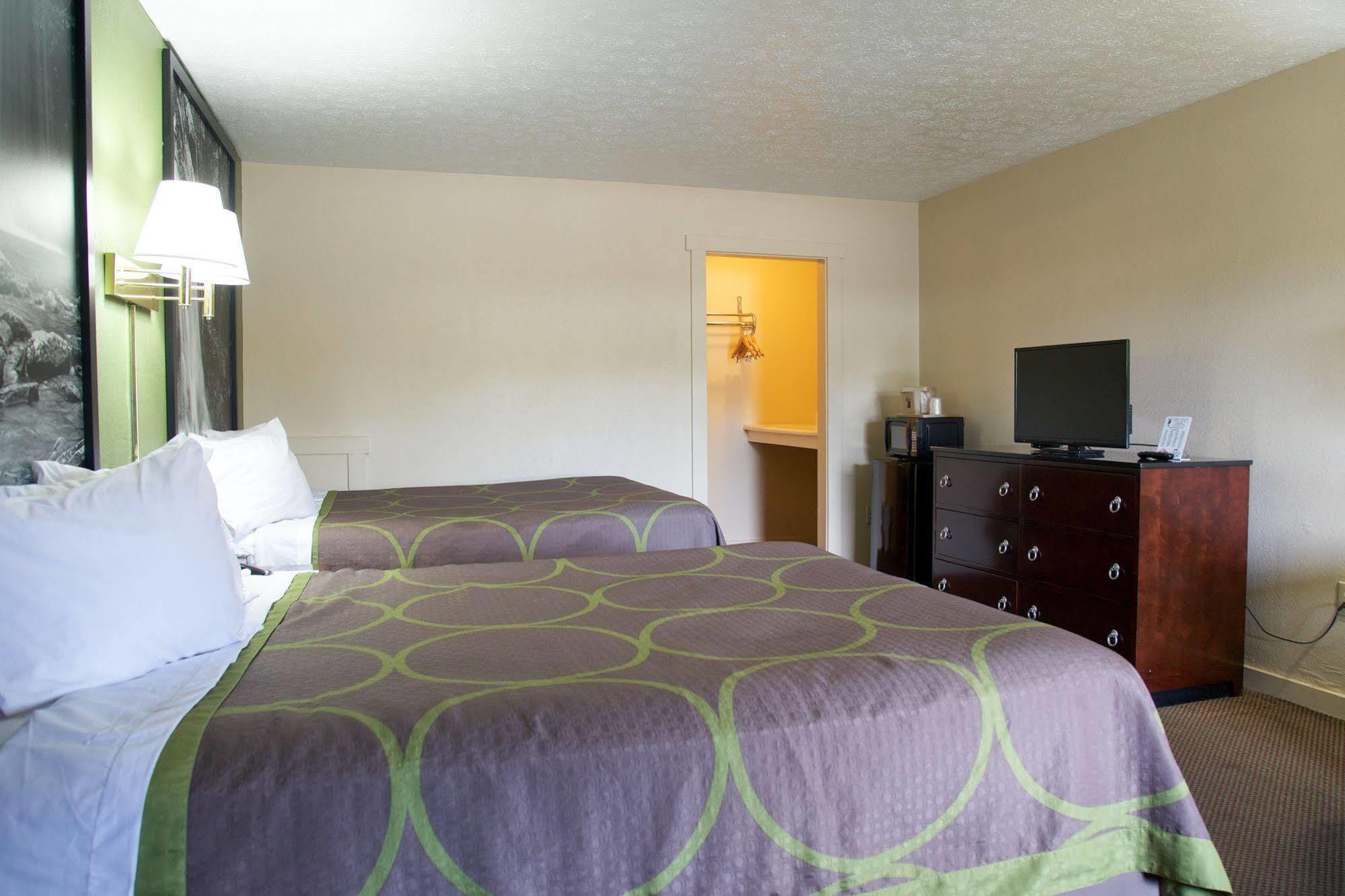 Super 8 By Wyndham Christiansburg Motel Dış mekan fotoğraf